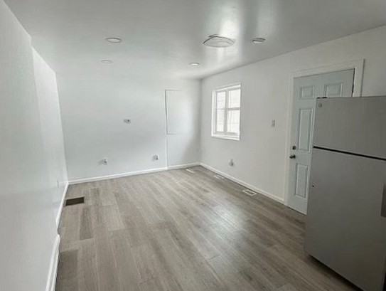 558 S 12th St - Photo 3 of 6