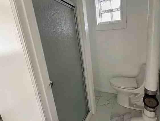 558 S 12th St - Photo 5 of 6