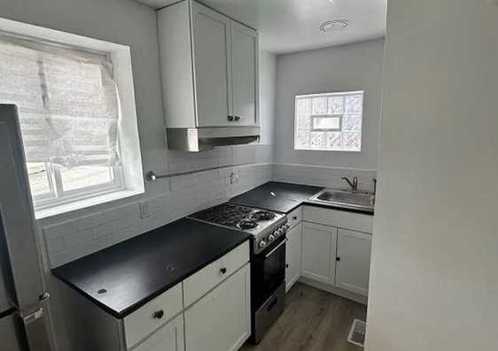 558 S 12th St - Photo 6 of 6