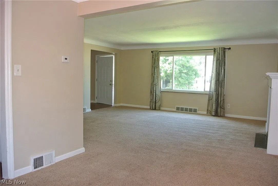 27120 Parkwood Dr - Photo 3 of 19