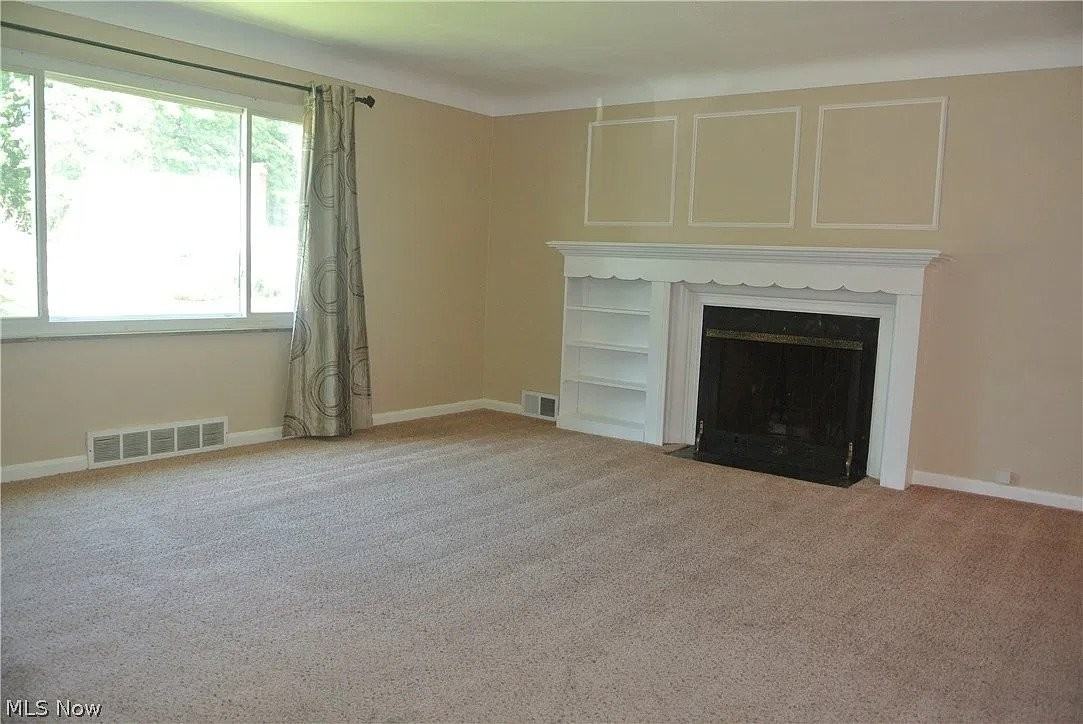27120 Parkwood Dr - Photo 4 of 19
