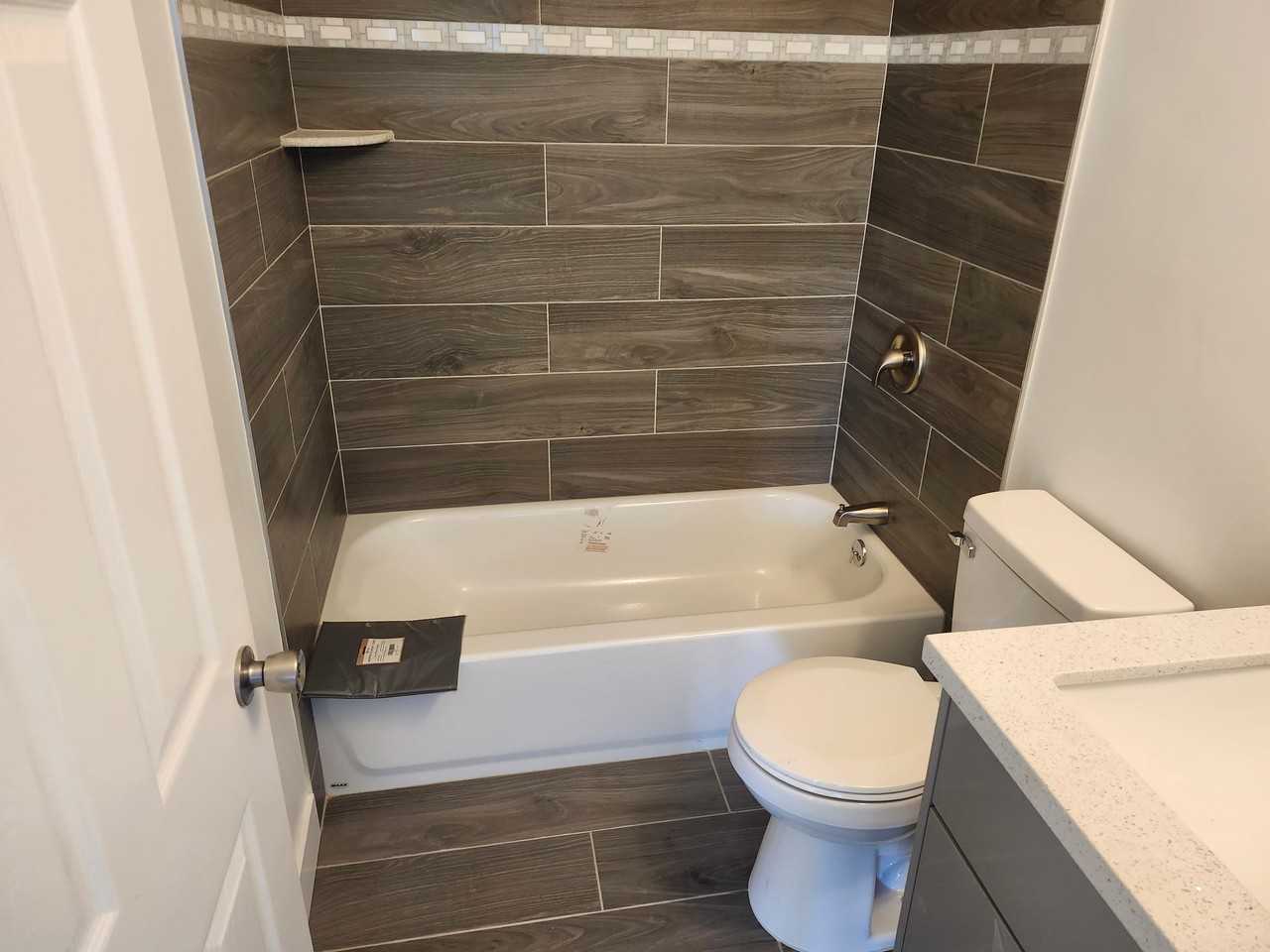1421 E 123rd St #1421 - Photo 4 of 9