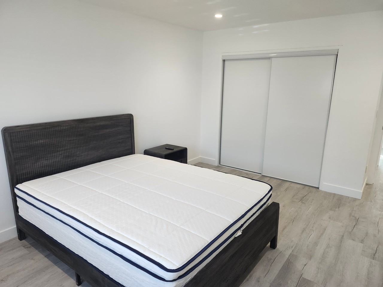1421 E 123rd St #1421 - Photo 5 of 9
