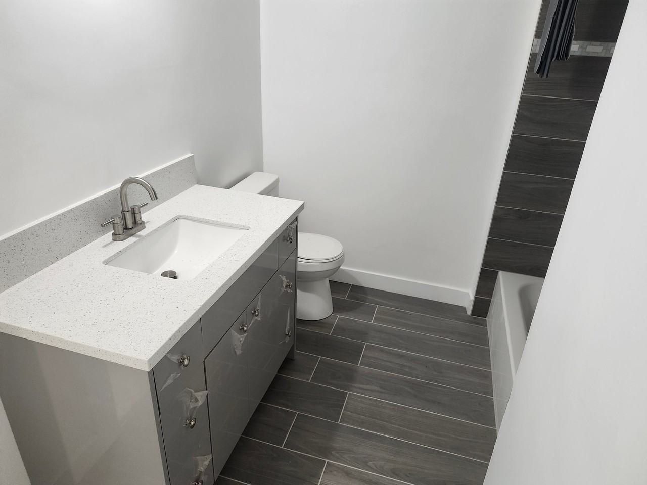 1421 E 123rd St #1421 - Photo 6 of 9