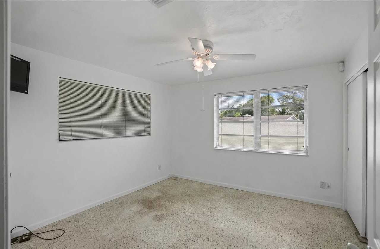 2270 Sw 30th Ter - Photo 3 of 10