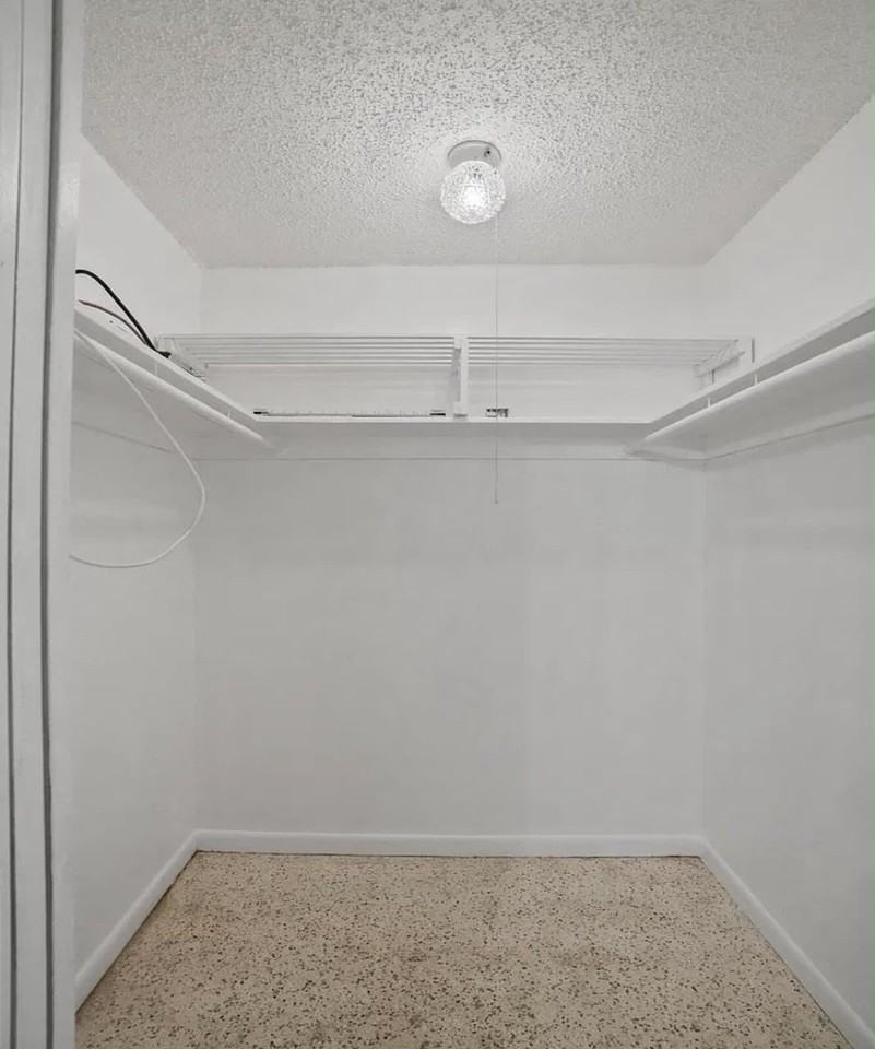 2270 Sw 30th Ter - Photo 6 of 10