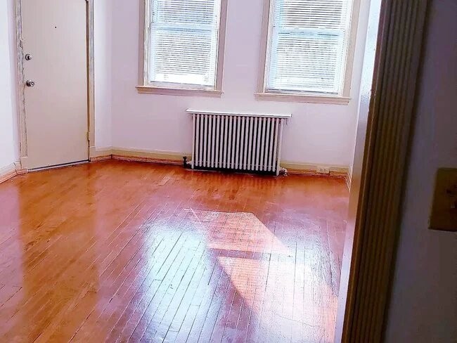 902 Saint Dunstans Rd #2 - Photo 3 of 9