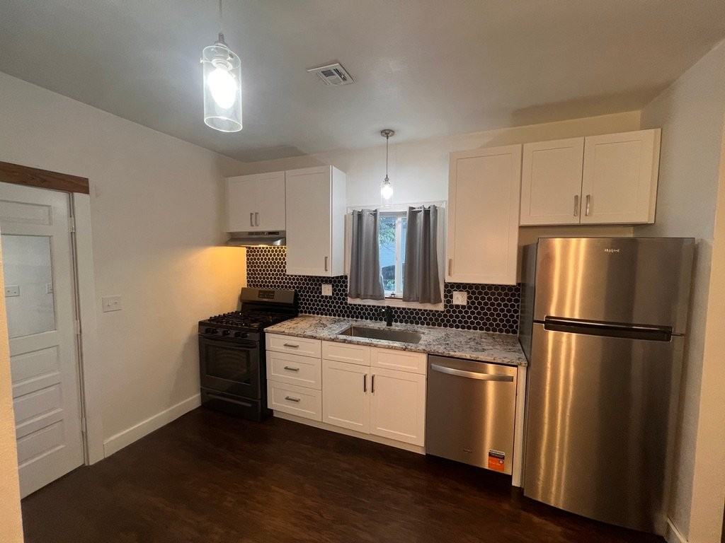 228 E Oklahoma St - Photo 2 of 12
