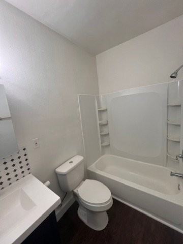 228 E Oklahoma St - Photo 4 of 12
