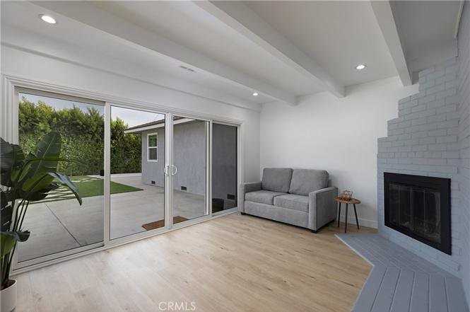 1066 E 45th Way - Photo 6 of 18