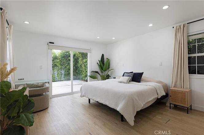 1066 E 45th Way - Photo 7 of 18