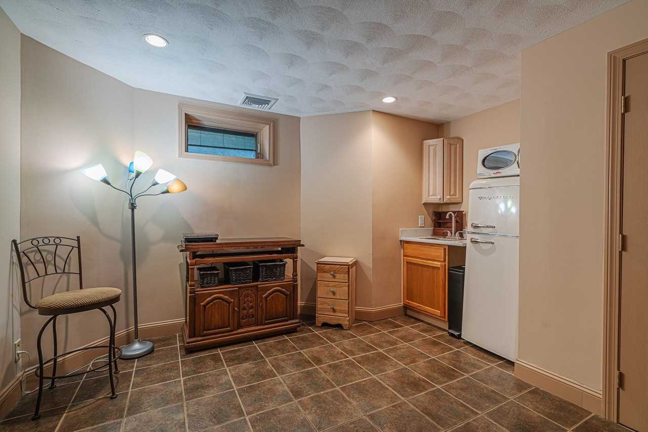 40 Willow St - Photo 7 of 12