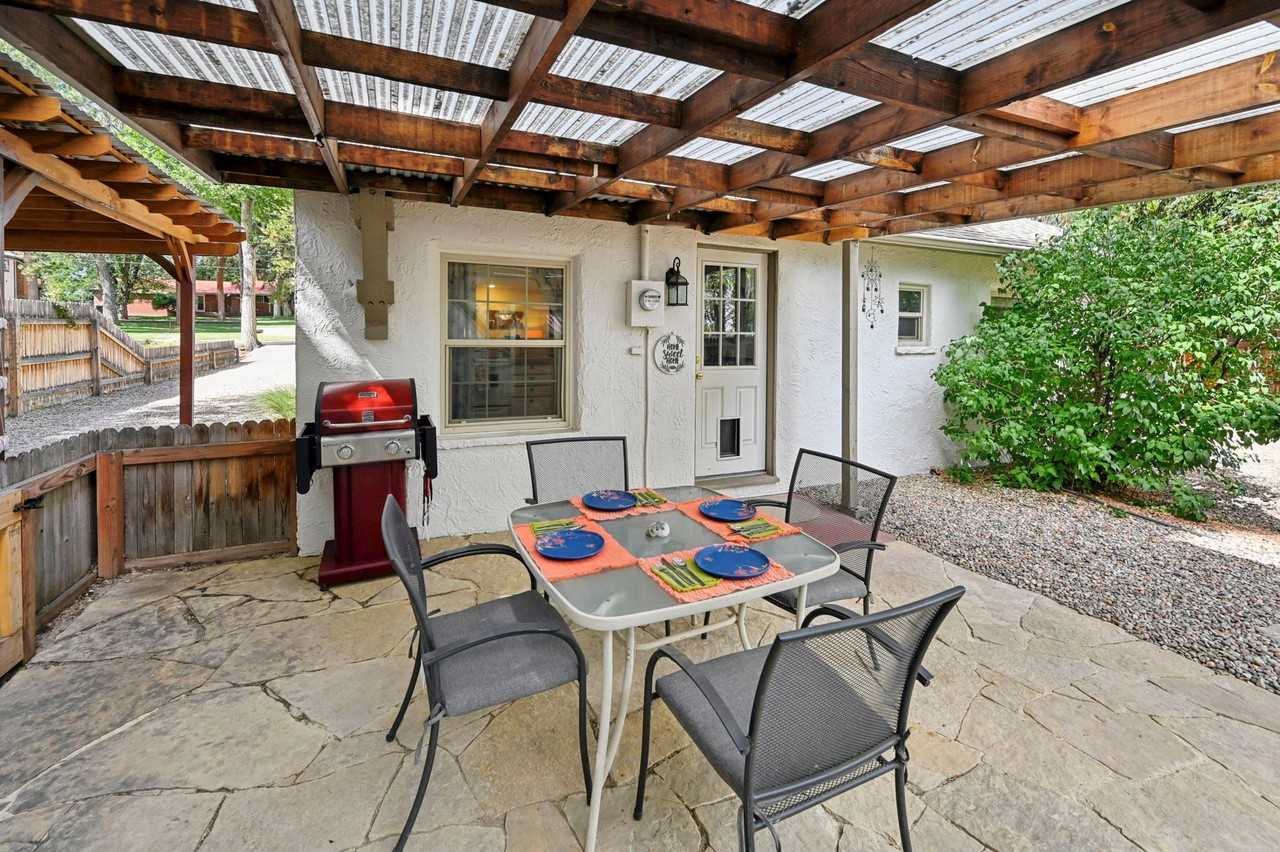 215 Wolfe Ave - Photo 5 of 20