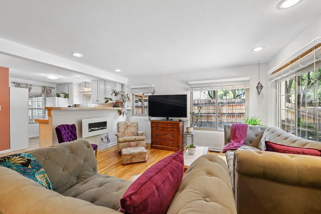 215 Wolfe Ave - Photo 7 of 20