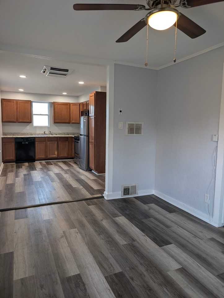 123 Mono Ave - Photo 2 of 11