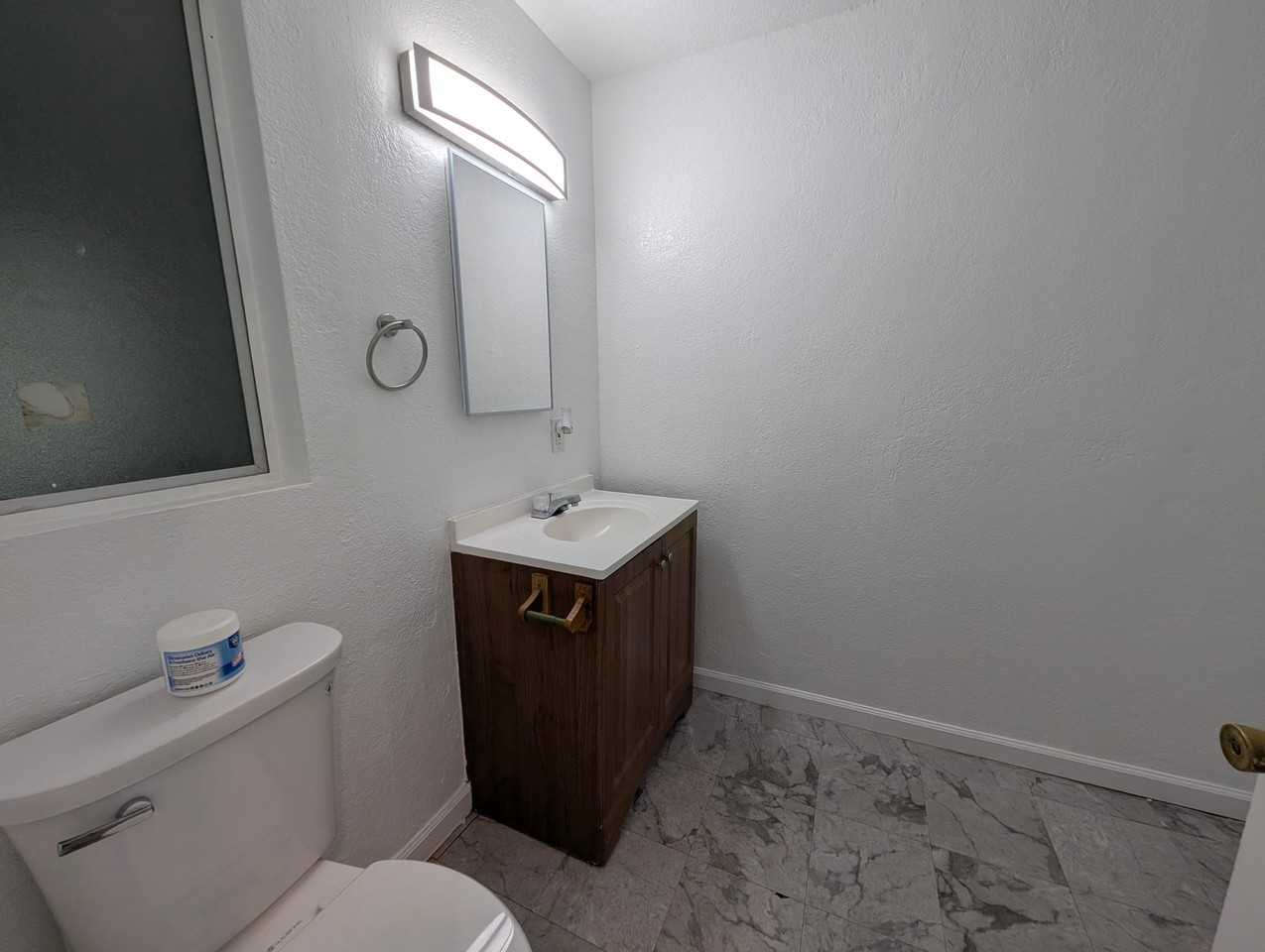 123 Mono Ave - Photo 4 of 11