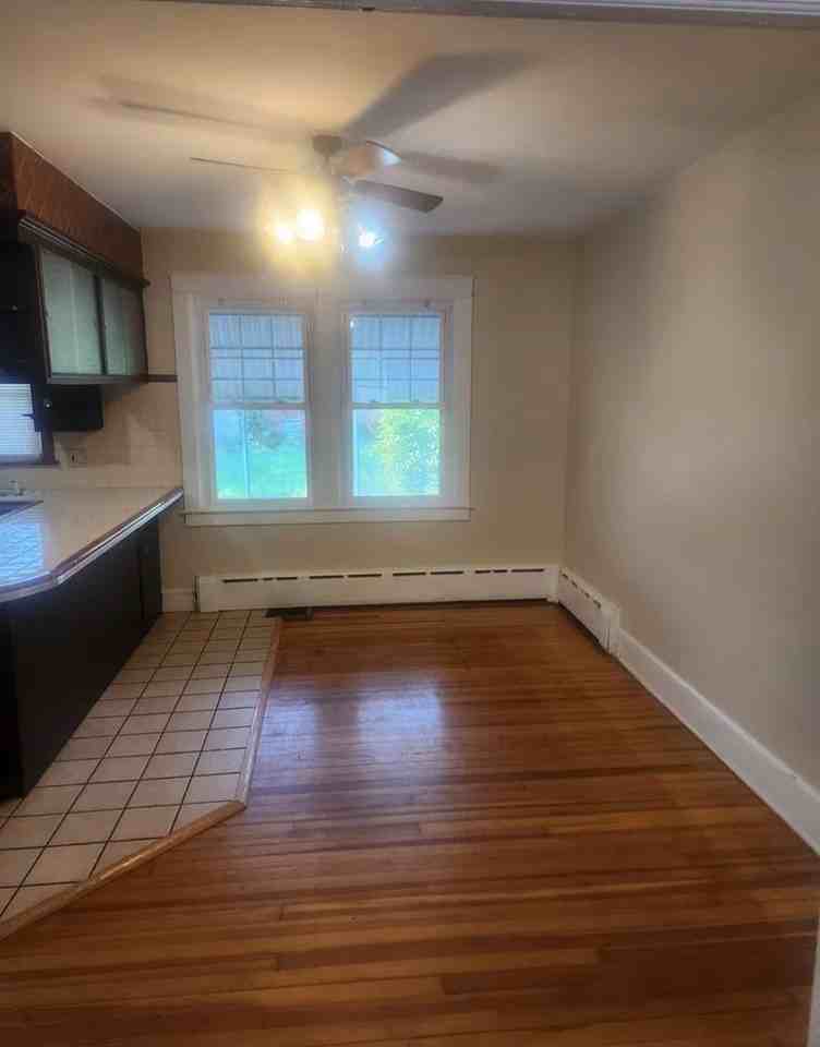 922 Lititz Ave - Photo 5 of 19