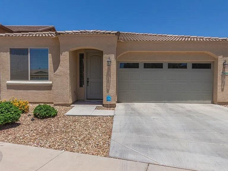 7420 W Wolf St - Photo 2 of 5