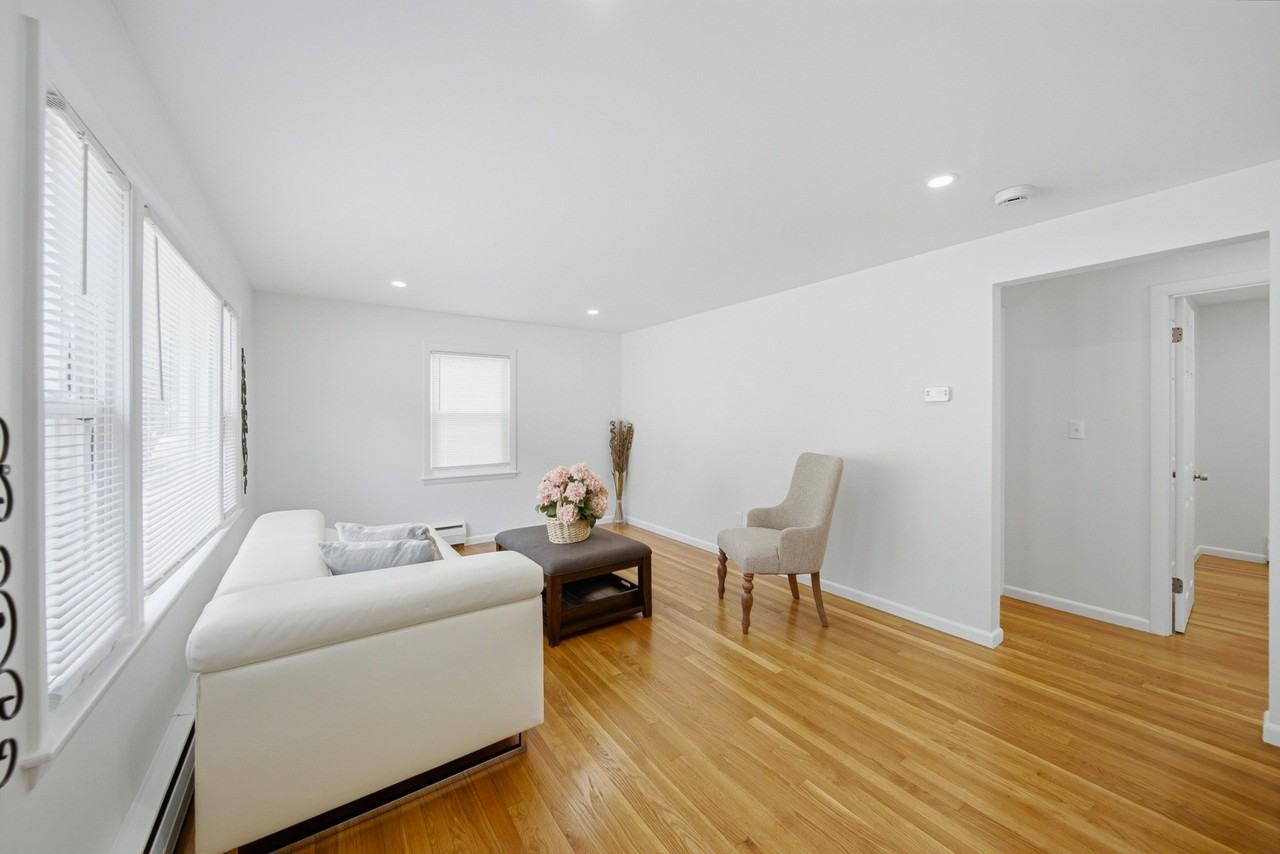 42 Windham Rd - Photo 5 of 18