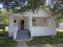 396 S Rosewood Ave - Photo 1 of 1