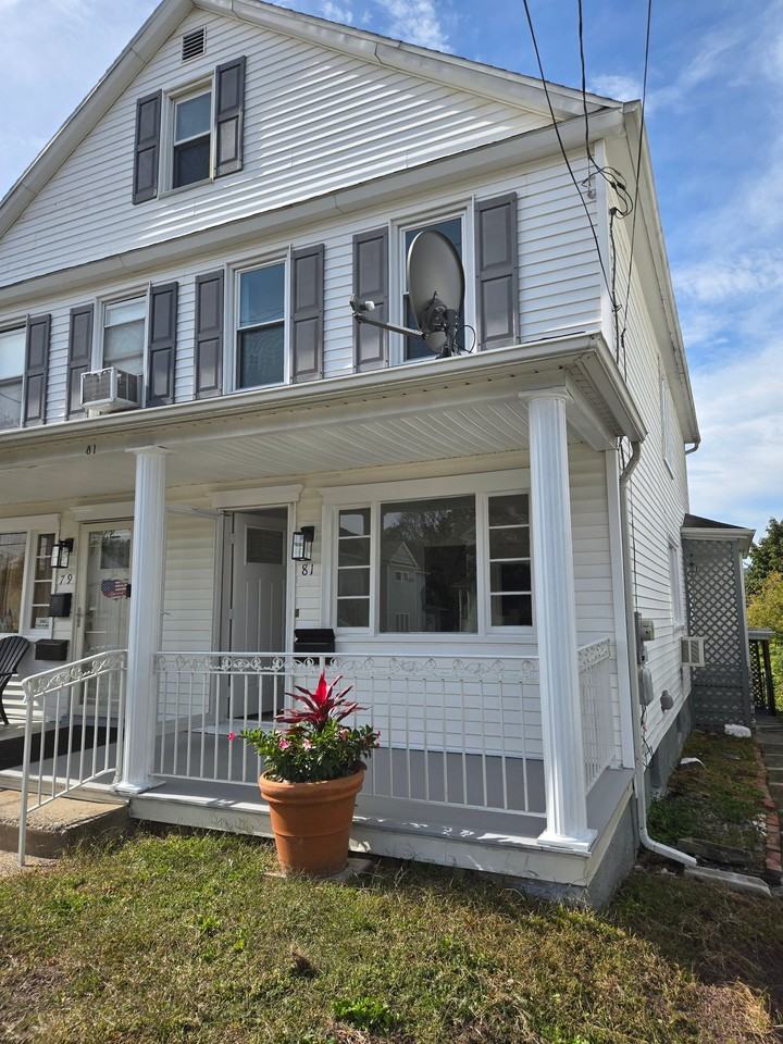 81 Rose Ave - Photo 2 of 47