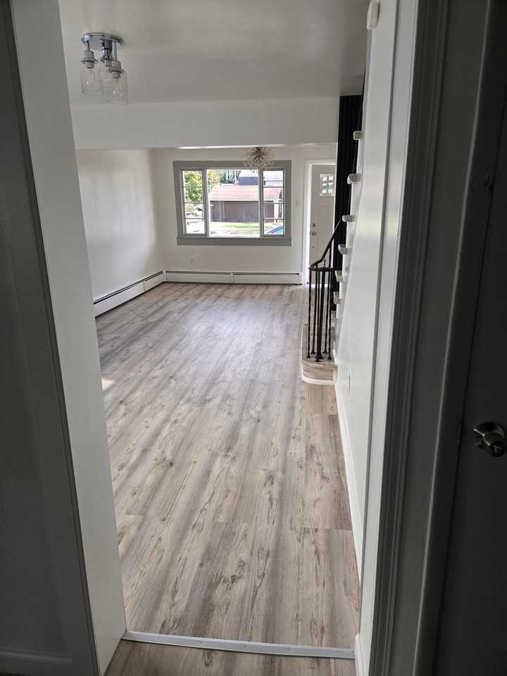 81 Rose Ave - Photo 6 of 47