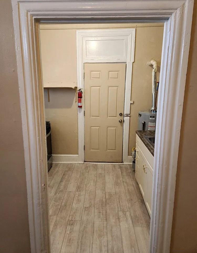 240 1/2 W King St #3 - Photo 2 of 20