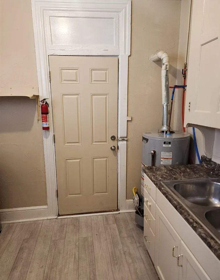 240 1/2 W King St #3 - Photo 4 of 20