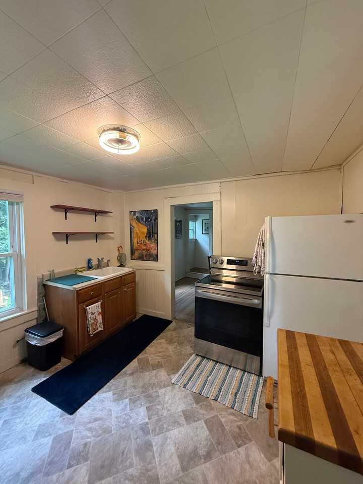 98 Carroll St #2 - Photo 5 of 10