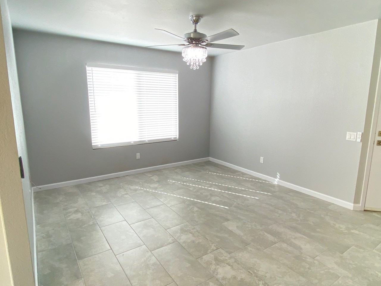 3133 N Runyon Pl - Photo 3 of 14