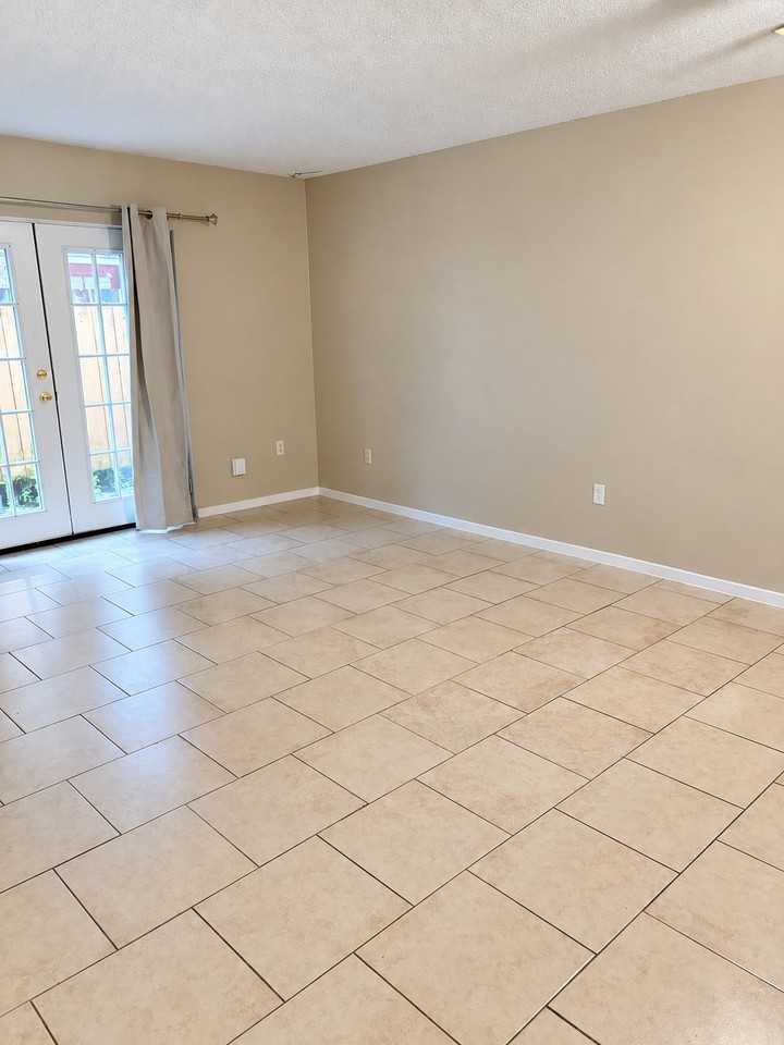 4504 Laplace St - Photo 5 of 17