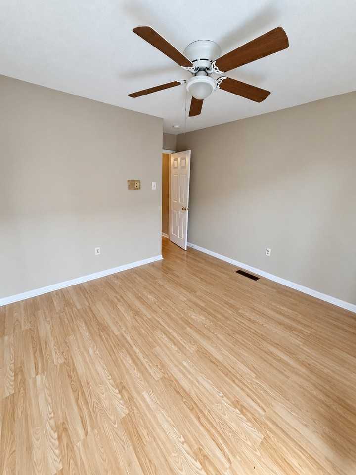 4504 Laplace St - Photo 6 of 17