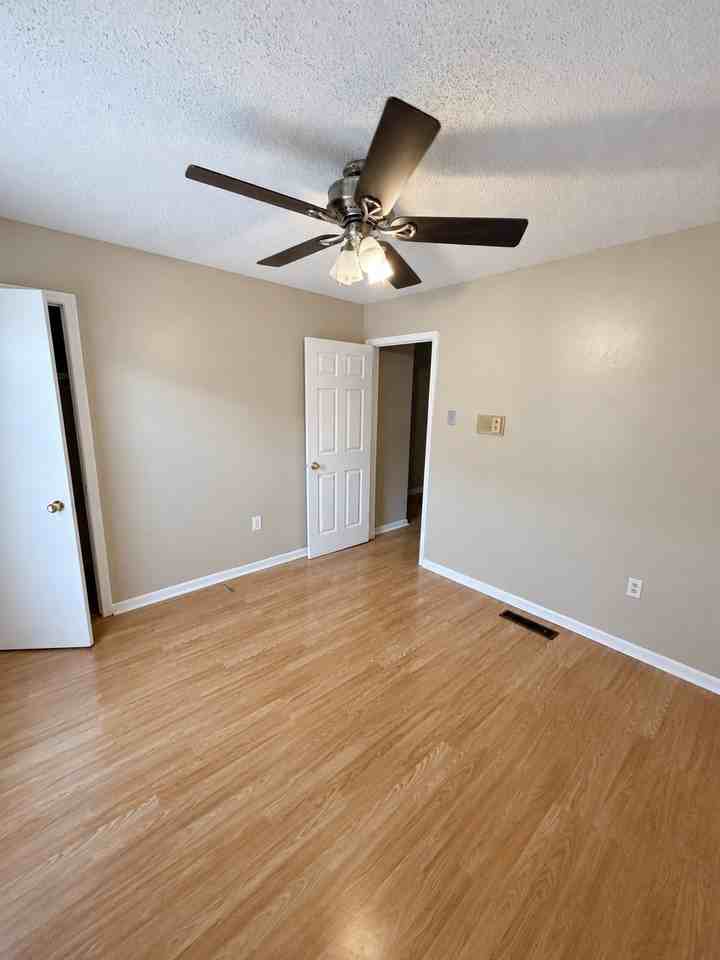 4504 Laplace St - Photo 7 of 17