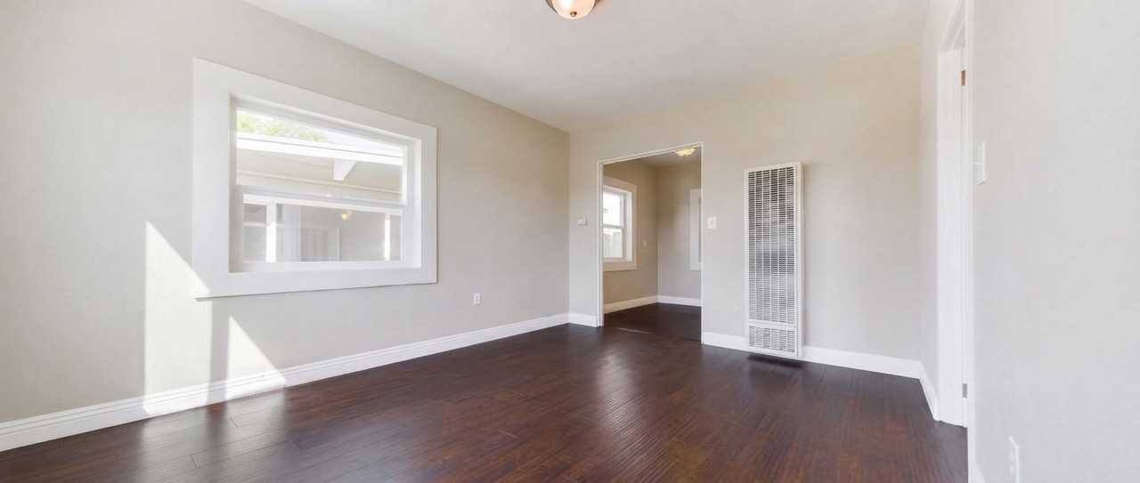 1145 20th St #C - Photo 5 of 12