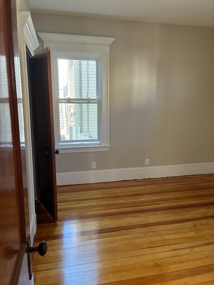 201 Whitman St #1 - Photo 6 of 13
