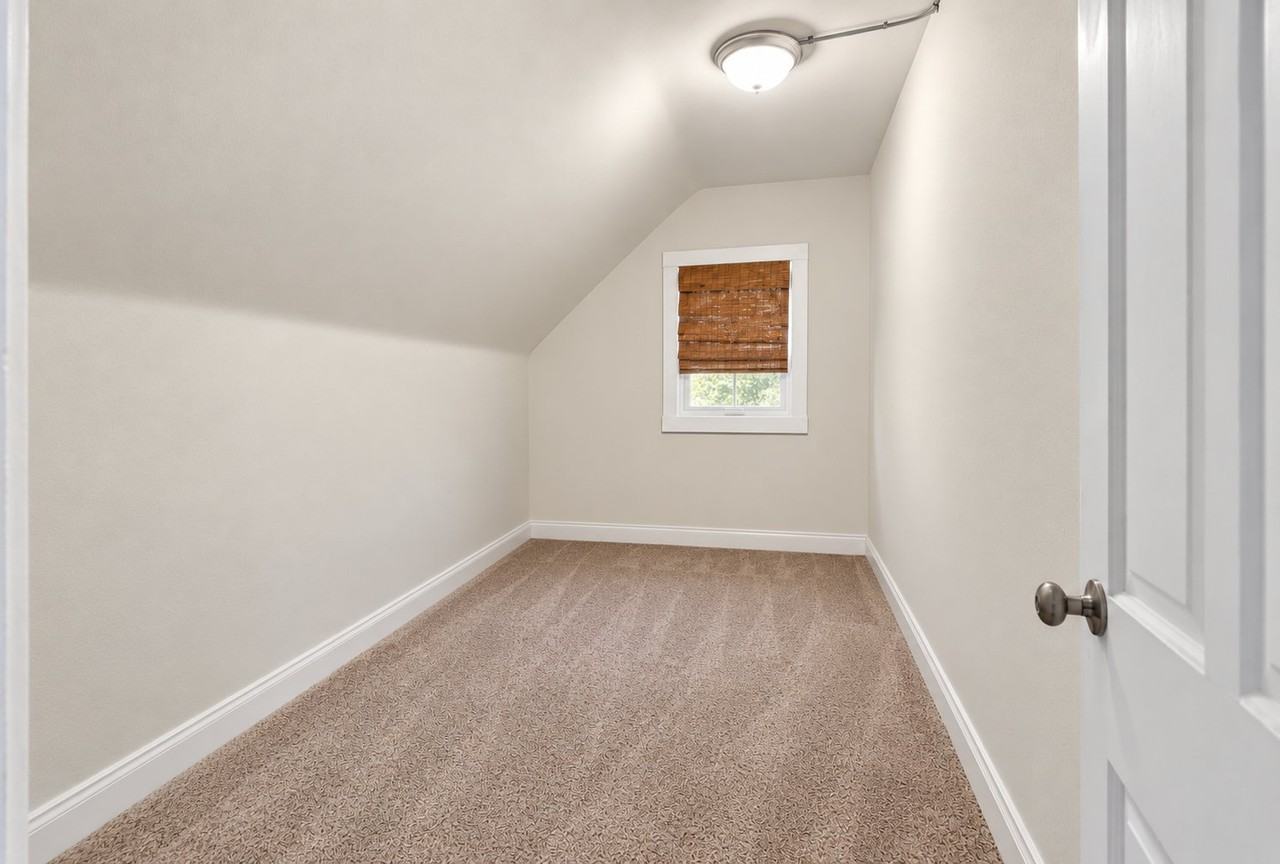 405 N Illinois St #2 - Photo 3 of 3
