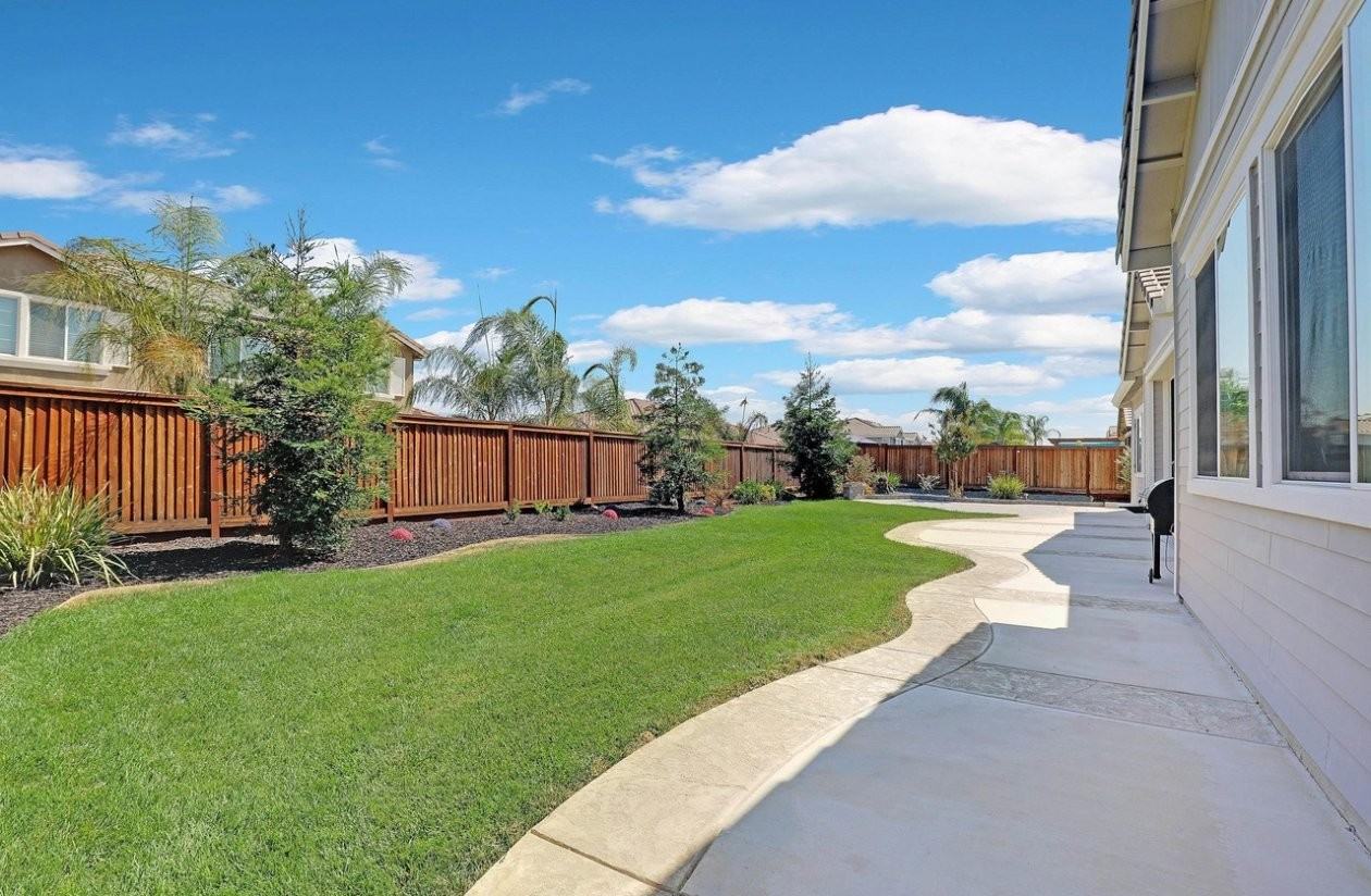 493 Yelland Way - Photo 6 of 12