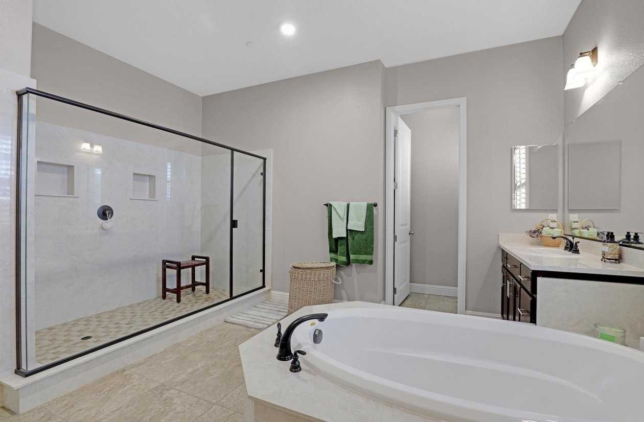 493 Yelland Way - Photo 7 of 12