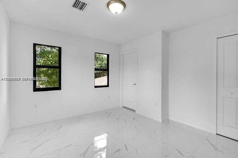 18231823 Nw 69th St #1823 - Photo 5 of 20