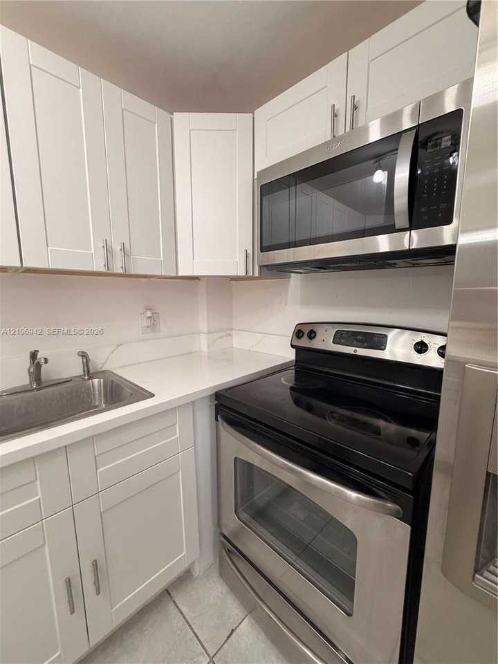 5050 7th St Ne #103 - Photo 4 of 14
