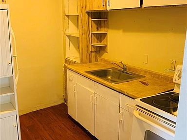 8115 N 9th St #3 - Photo 2 of 10