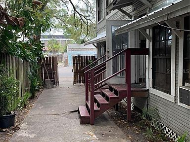 8115 N 9th St #3 - Photo 3 of 10