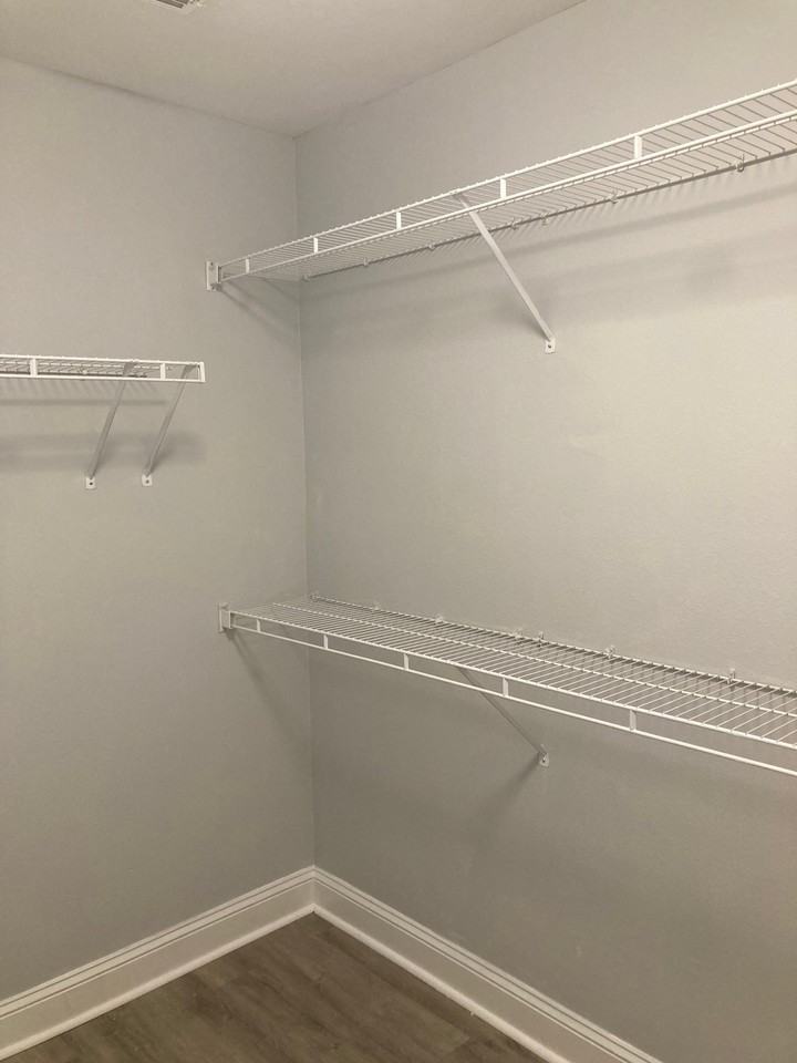 762 Majestic Dr - Photo 5 of 14