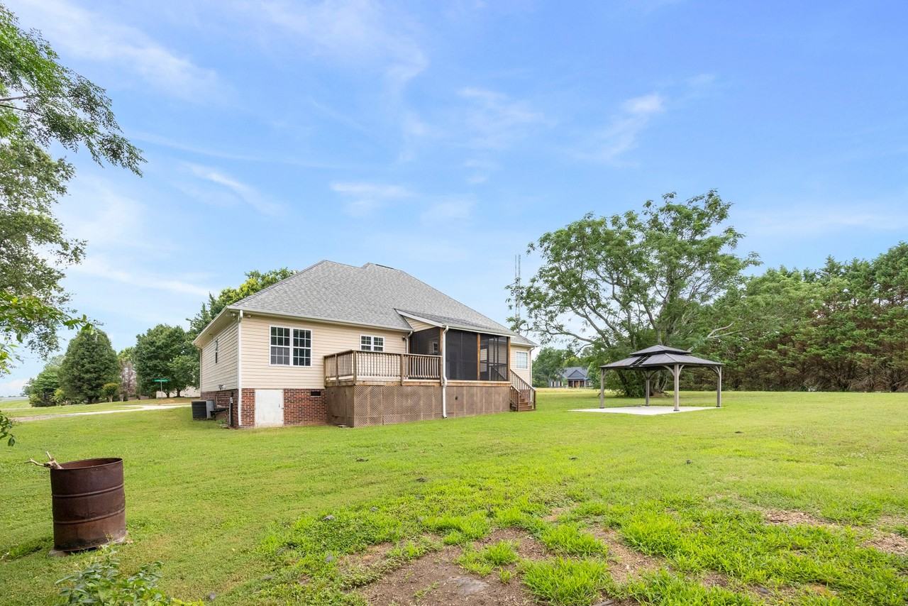 2801 Sweetgrass Ln - Photo 3 of 19