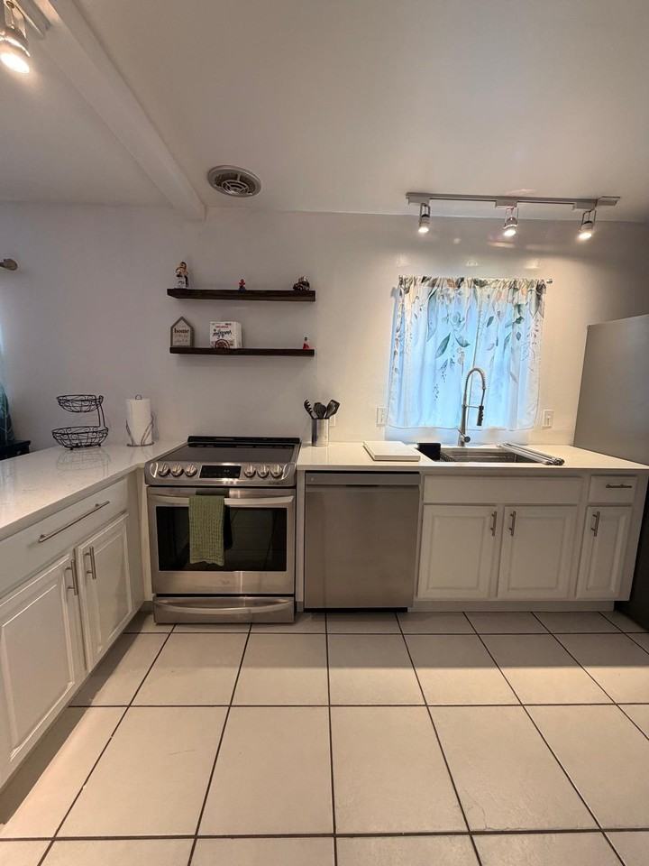 2511 Eastbrook Blvd - Photo 5 of 5