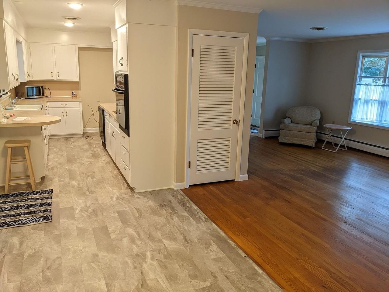 11088 Hurley Dr - Photo 2 of 5