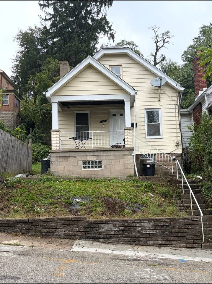2507 Edgar St - Photo 2 of 14
