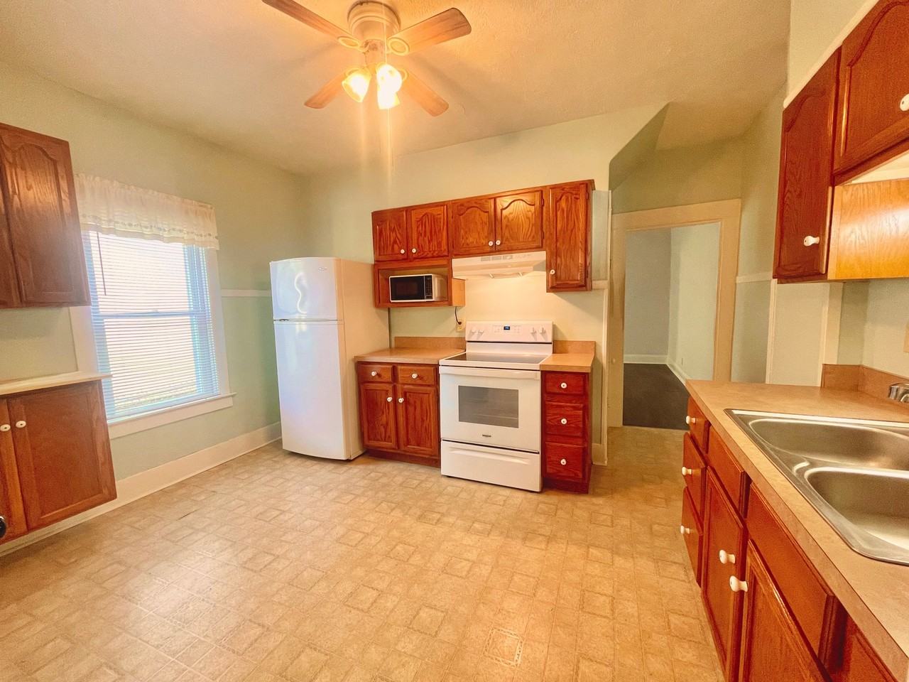 735 S 7th St - Photo 3 of 8