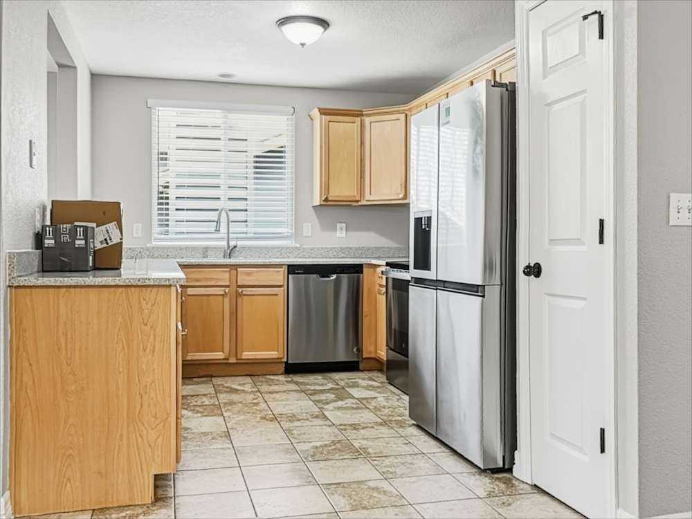 608 River Place Ct - Photo 4 of 6