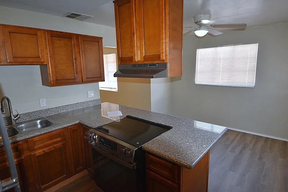 8834 N 29th Ave - Photo 4 of 12